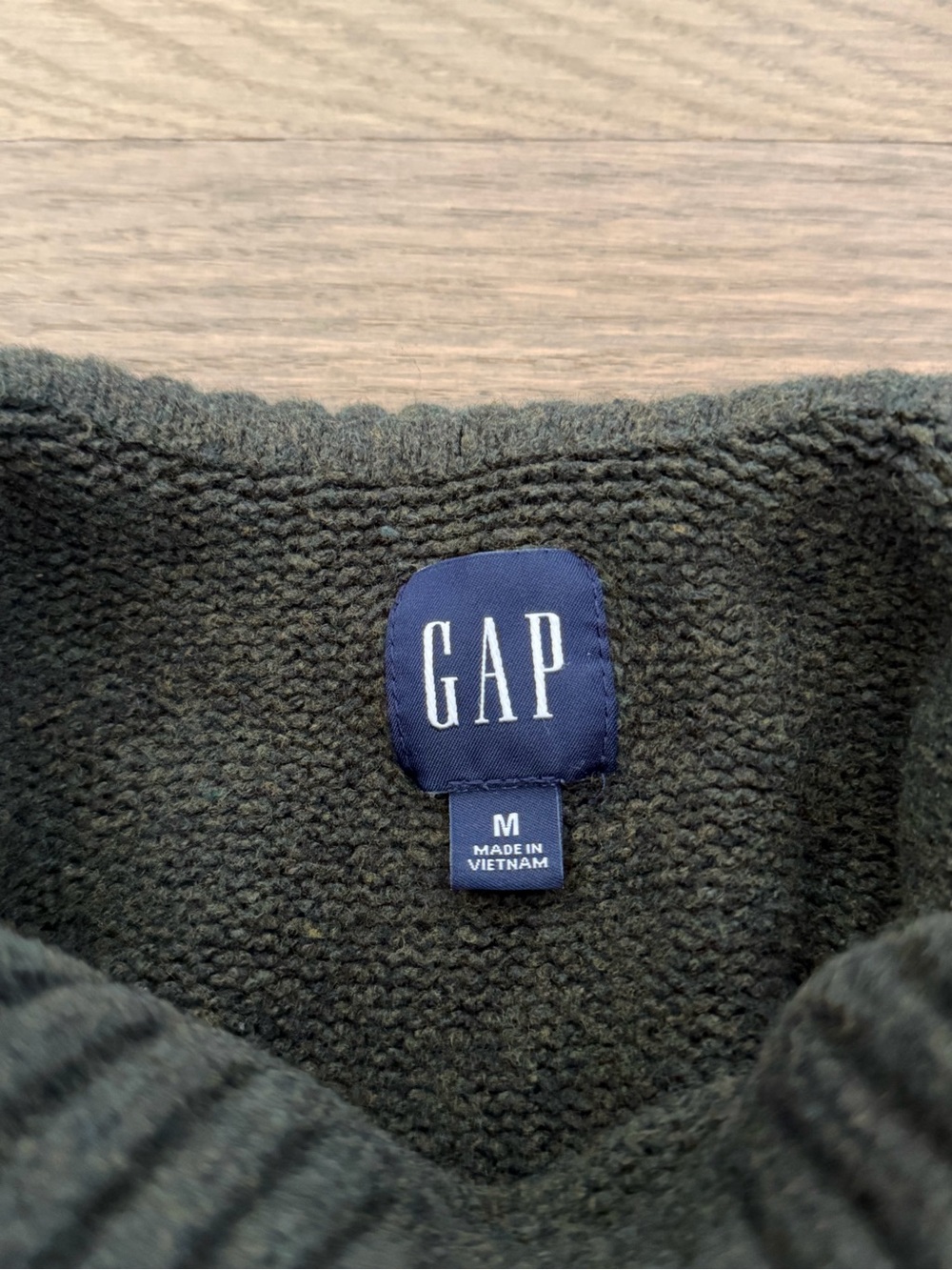 Gap Olive Green CashSoft Mockneck Sweater size medium - Picture 3 of 7
